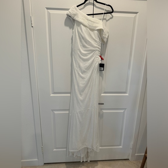 Mac Duggal. *read description* size 8 (new with flaws) - Picture 12 of 16